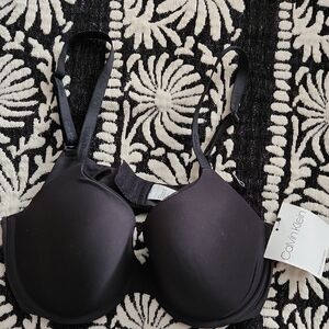 Calvin Klein Black Molded T-Shirt Bra with Adjustable Straps
